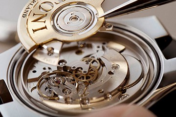 上海欧米茄手表表盘磨损